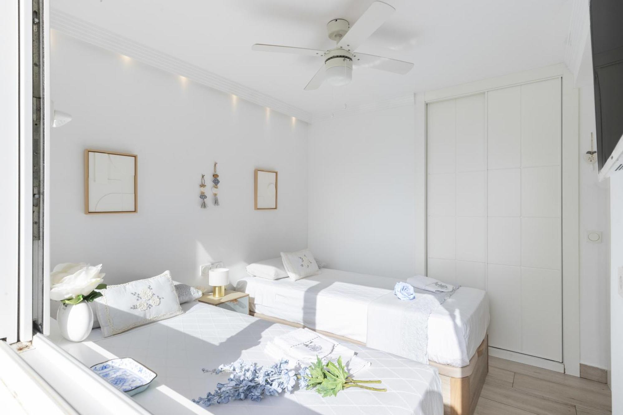 White Summer In Apartament Benalmádena
