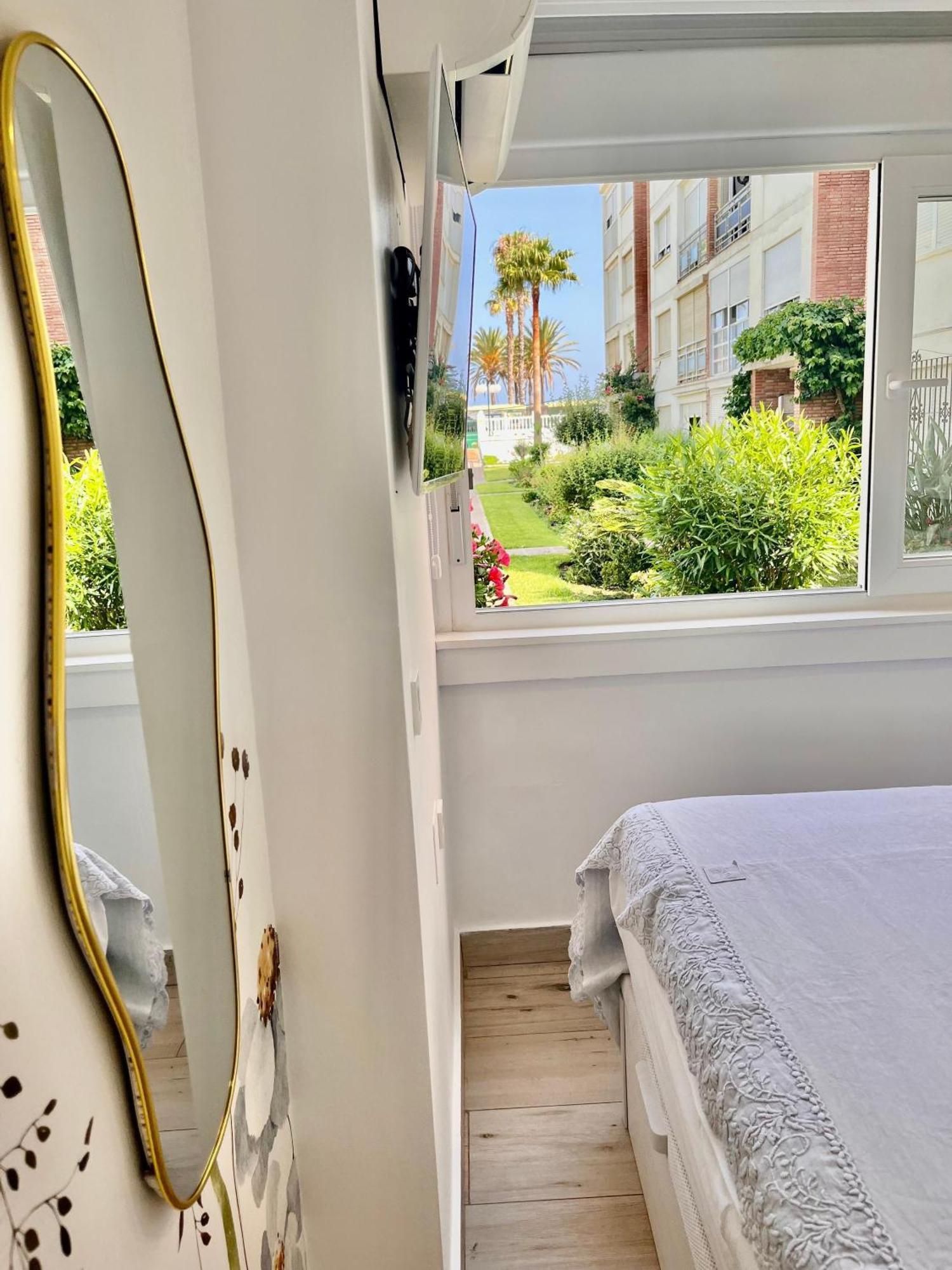 Apartment White Summer 2022 *